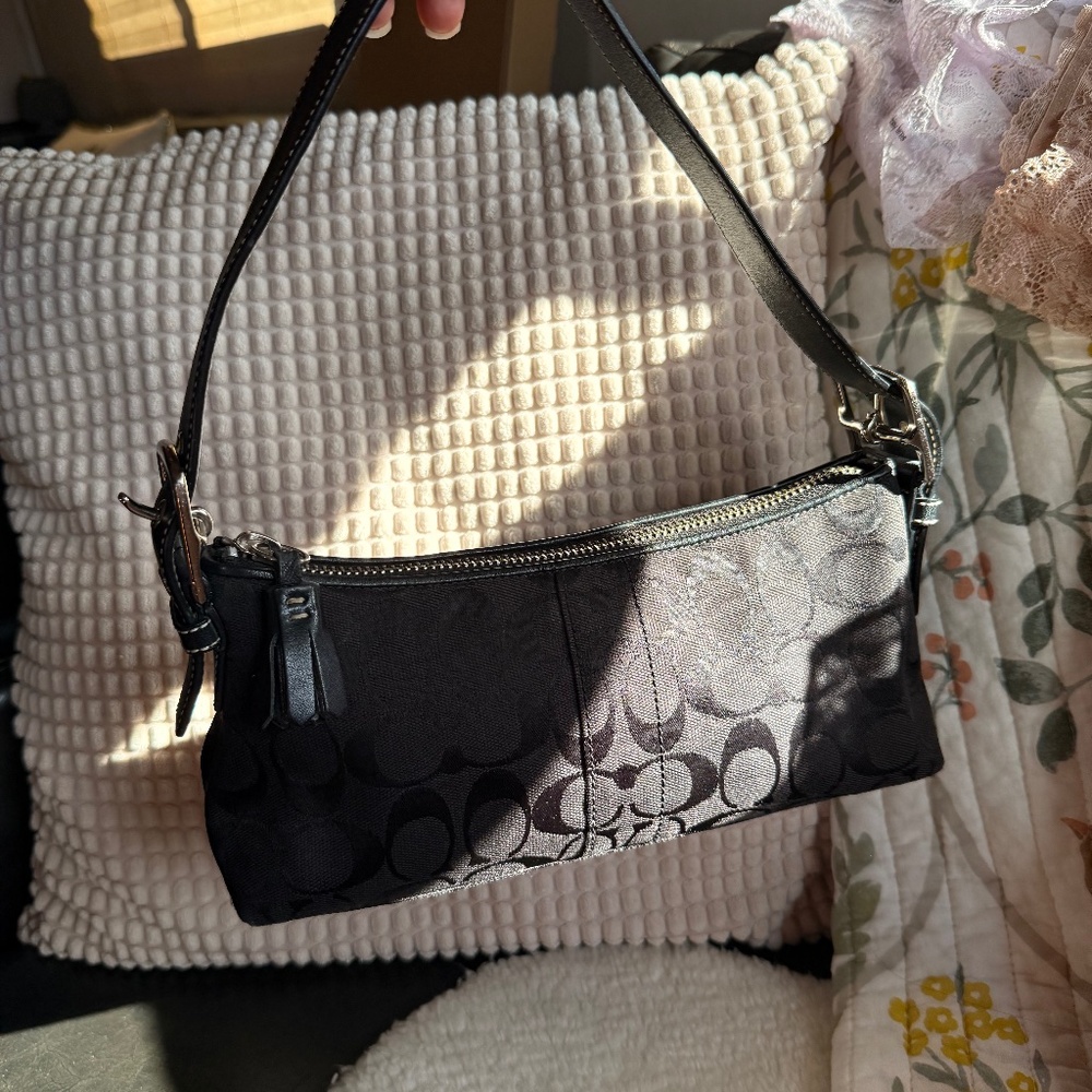 Coach Signature Black